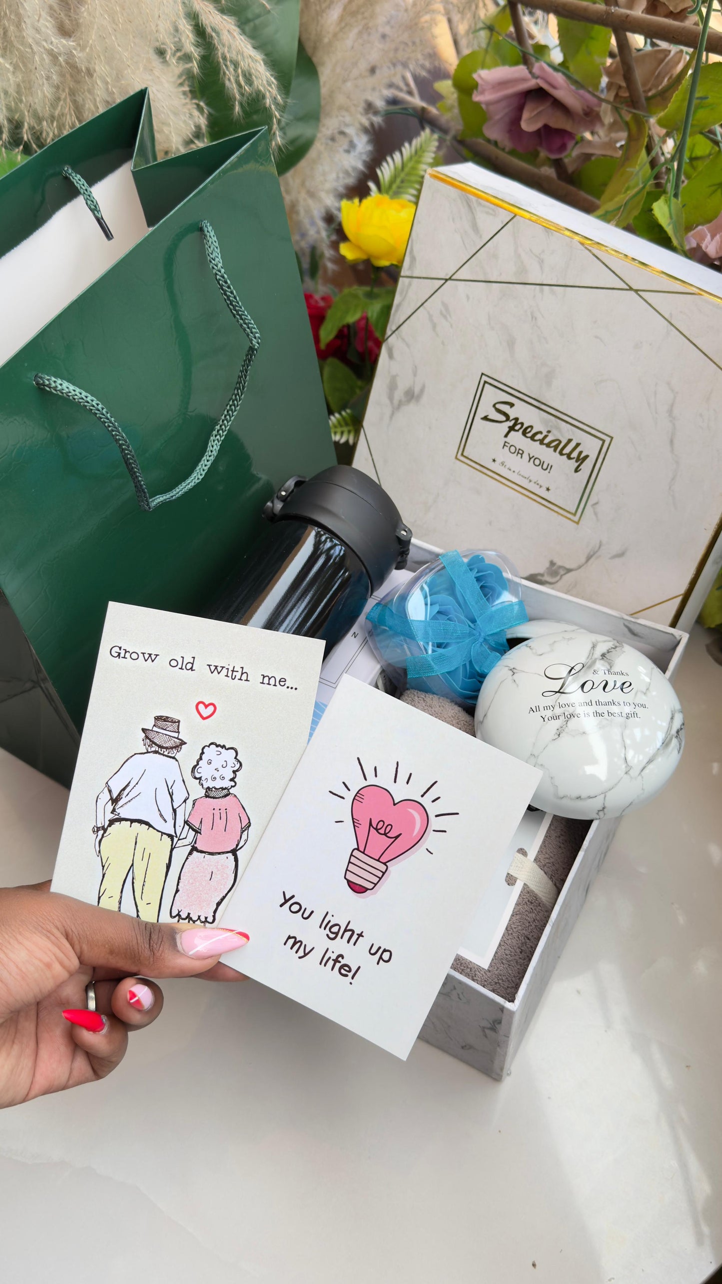 HAPPY HOLIDAYS GIFTS - VALENTINE GIFT IDEAS