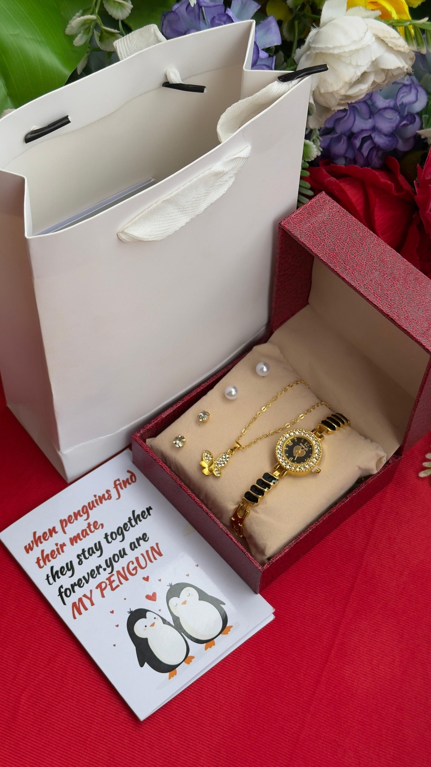 💕❤️VALENTINES LADIES GIFT SET💞👩‍❤️‍💋‍👩        ❣️Ladies Watch      ❣️Jewelry set