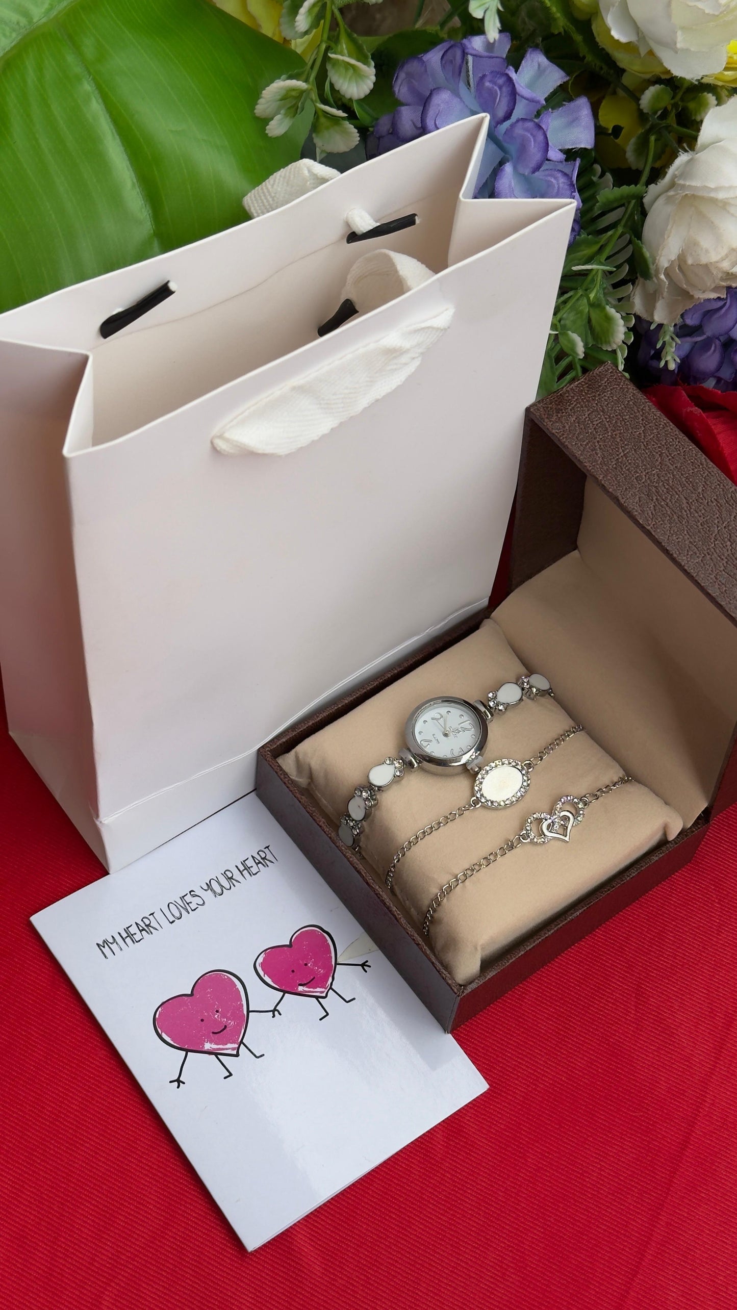 💕❤️VALENTINES LADIES GIFT SET💞👩‍❤️‍💋‍👩        ❣️Ladies Watch      ❣️Jewelry set
