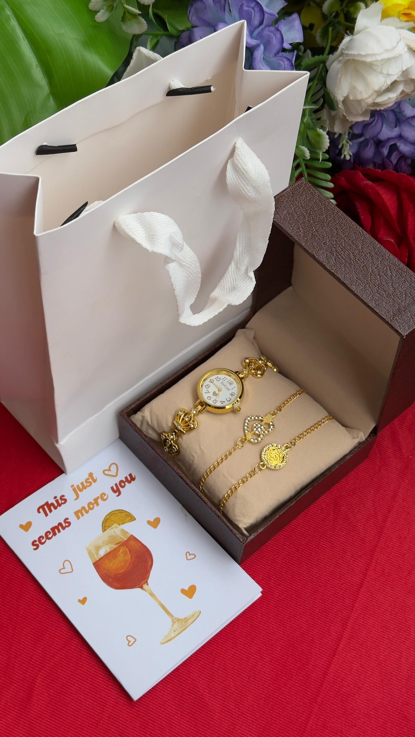 💕❤️VALENTINES LADIES GIFT SET💞👩‍❤️‍💋‍👩        ❣️Ladies Watch      ❣️Jewelry set