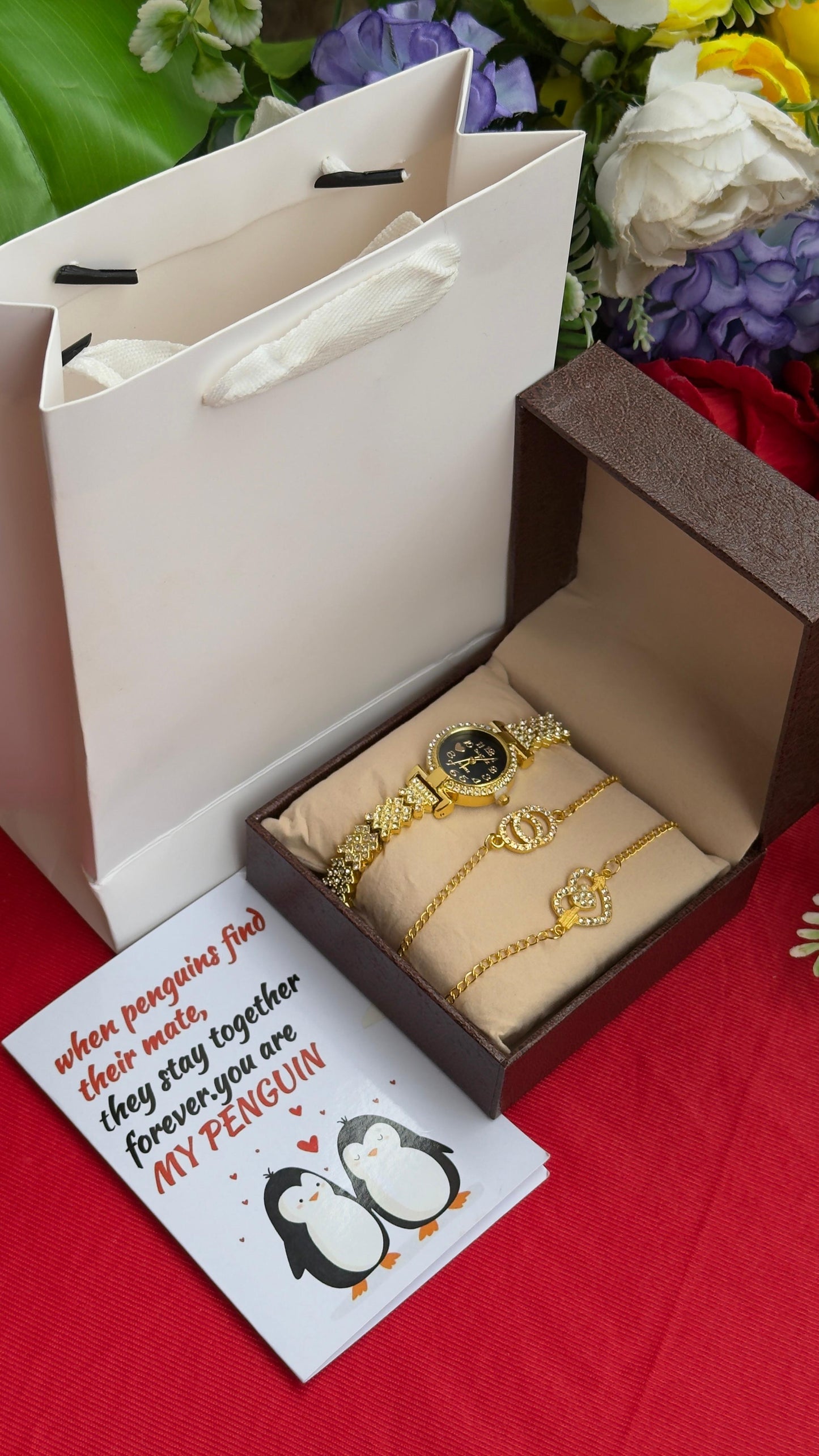 💕❤️VALENTINES LADIES GIFT SET💞👩‍❤️‍💋‍👩        ❣️Ladies Watch      ❣️Jewelry set