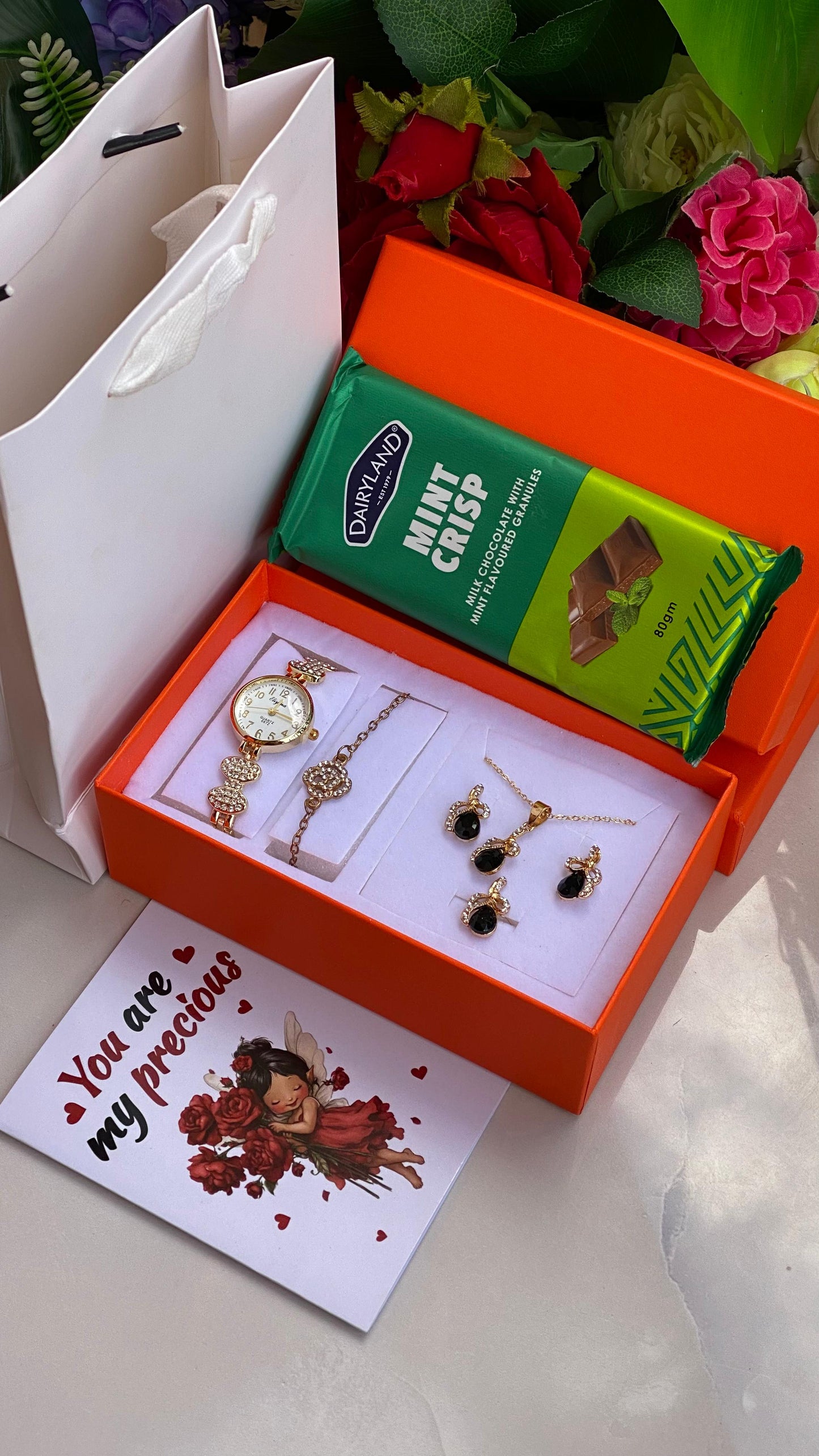 💕❤️VALENTINES LADIES GIFT SET 💞👩‍❤️‍💋‍👩            ❣️Watch      ❣️Necklace      ❣️Earrings     ❣️Ring     ❣️Bracelet     ❣️Chocolate Bar     ❣️Card & Bag