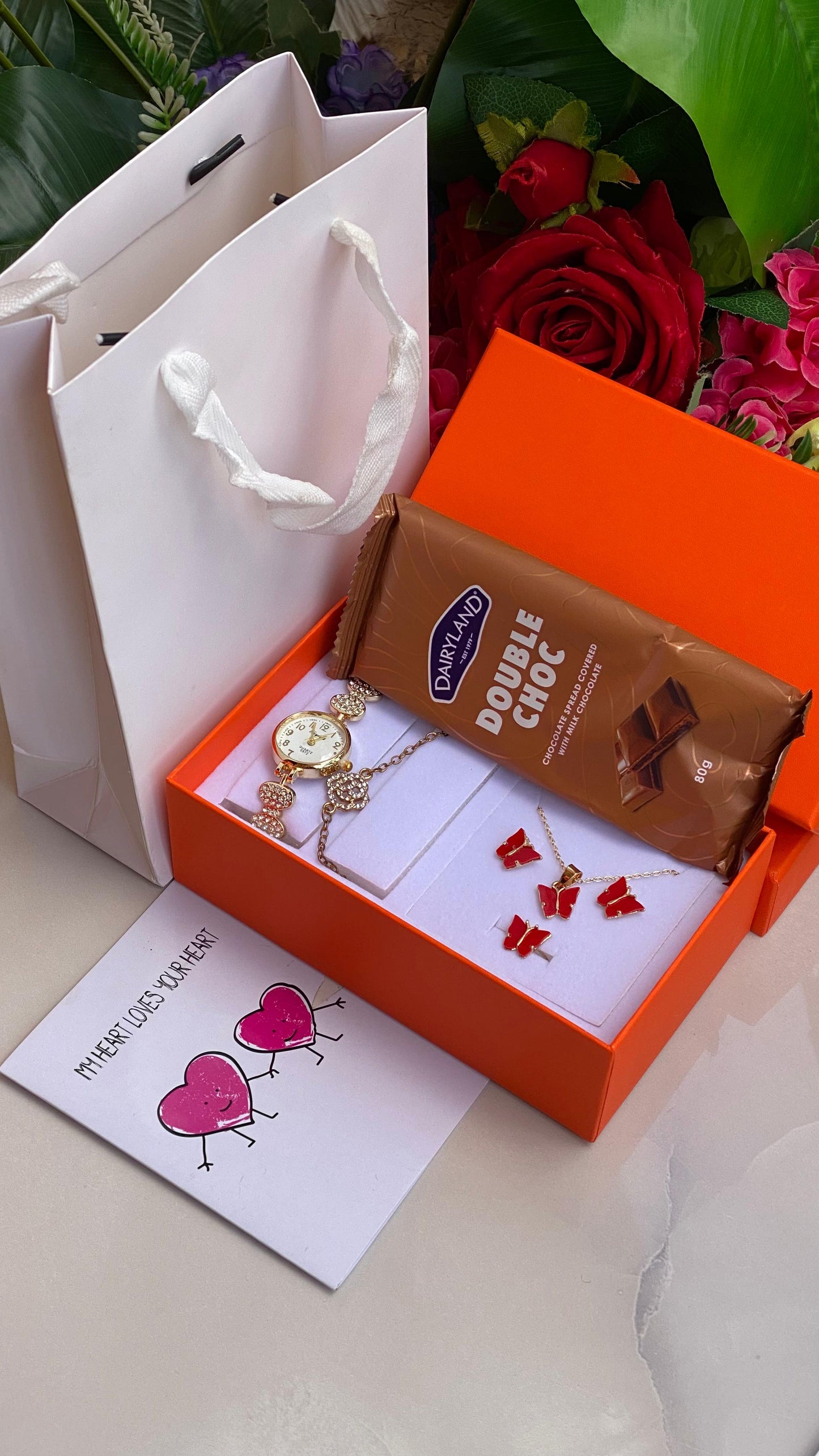💕❤️VALENTINES LADIES GIFT SET 💞👩‍❤️‍💋‍👩            ❣️Watch      ❣️Necklace      ❣️Earrings     ❣️Ring     ❣️Bracelet     ❣️Chocolate Bar     ❣️Card & Bag